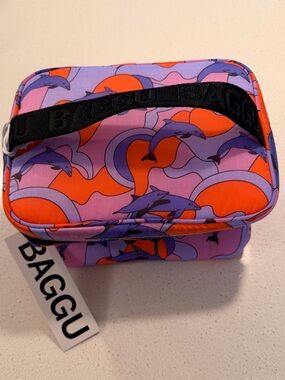 Baggu Puffy Lunch Box in Dolphins